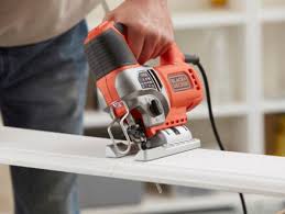 Black & Decker pendeldecoupeerzaag 650W